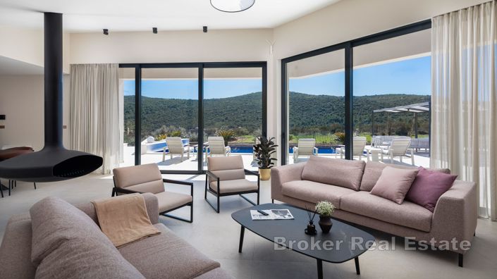 Image No.7-5 Bed Villa for sale