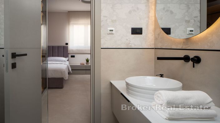 Image No.17-5 Bed Villa for sale