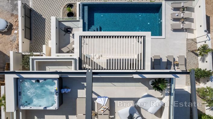 Image No.3-5 Bed Villa for sale