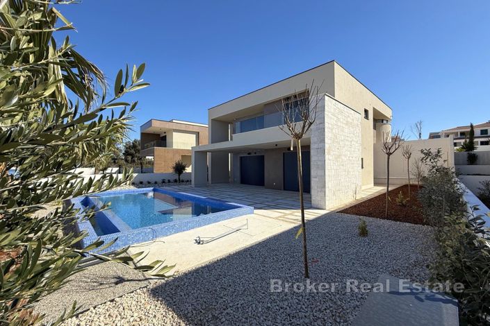 Image No.12-4 Bed Villa for sale