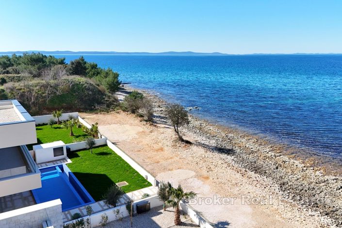 Image No.4-4 Bed Villa for sale