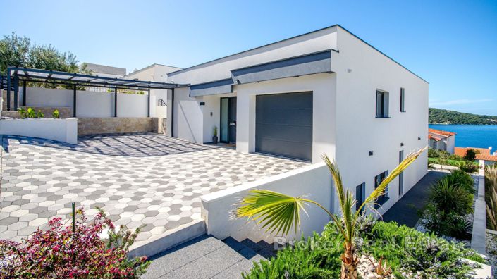 Image No.19-Villa de 4 chambres à vendre à Rogoznica