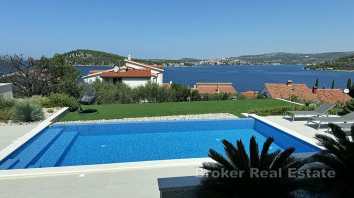 Image No.5-Villa de 4 chambres à vendre à Rogoznica