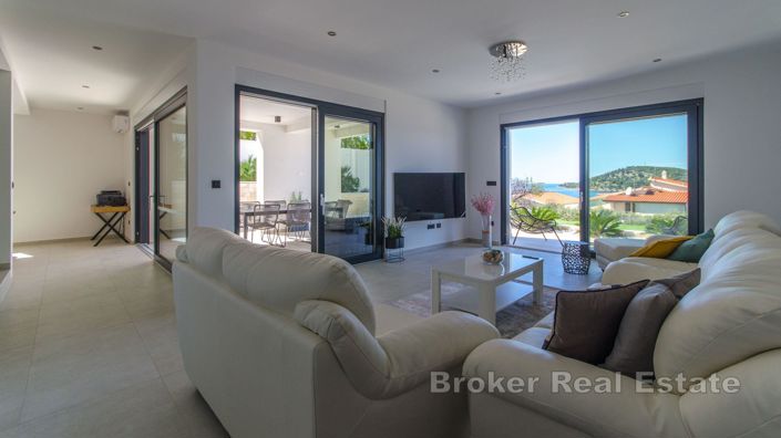 Image No.6-Villa de 4 chambres à vendre à Rogoznica