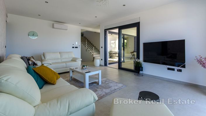 Image No.8-Villa de 4 chambres à vendre à Rogoznica