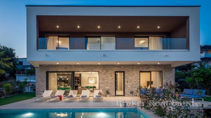 Image No.17-4 Bed Villa for sale