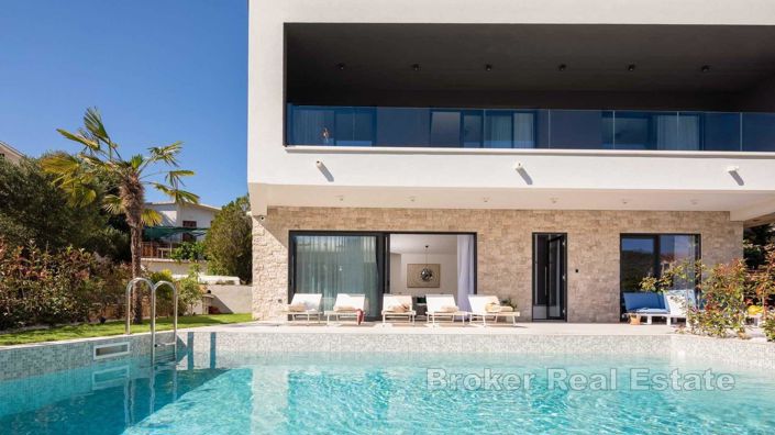 Image No.6-4 Bed Villa for sale