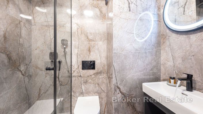 Image No.11-12 Bed Villa for sale