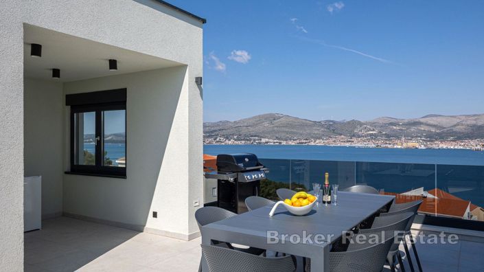 Image No.14-12 Bed Villa for sale