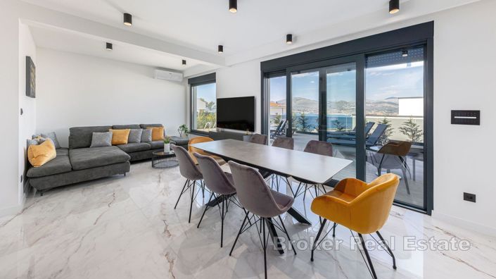 Image No.5-12 Bed Villa for sale