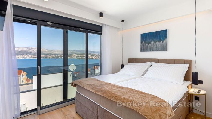 Image No.9-12 Bed Villa for sale