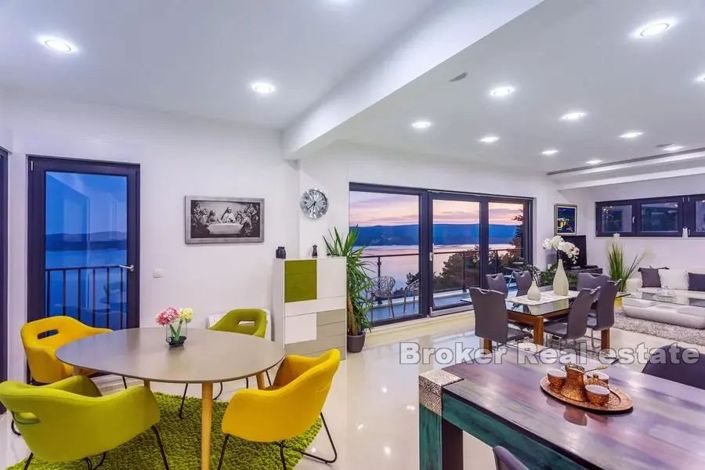 Image No.5-Villa de 4 chambres à vendre à Omiš