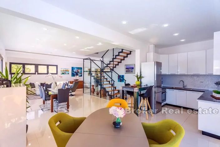 Image No.6-Villa de 4 chambres à vendre à Omiš