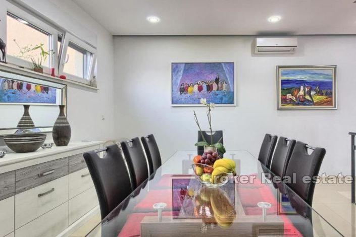 Image No.6-Villa de 4 chambres à vendre à Omiš