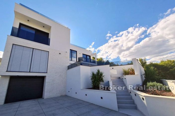 Image No.2-Villa de 4 chambres à vendre à Ciovo