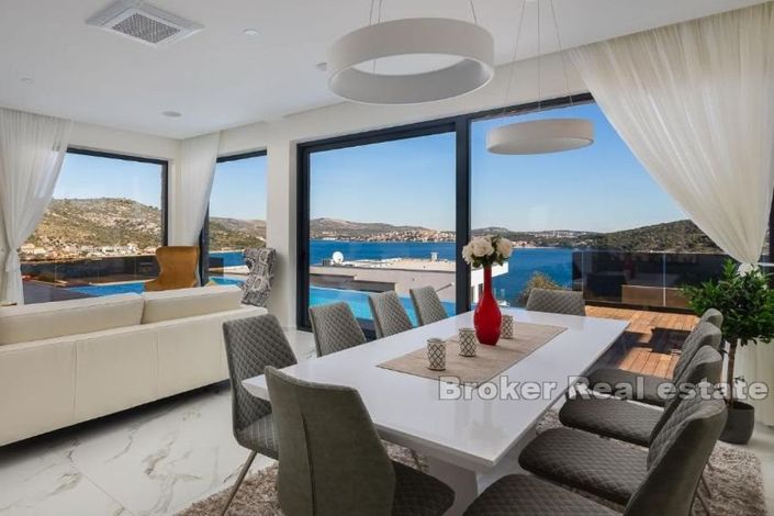 Image No.2-4 Bed Villa for sale