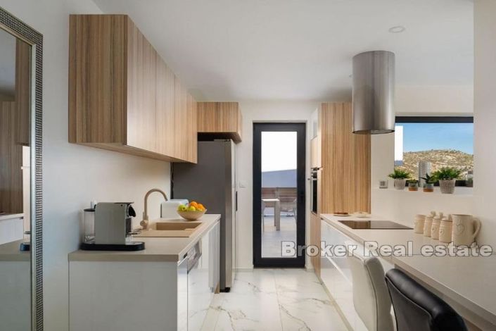 Image No.4-4 Bed Villa for sale