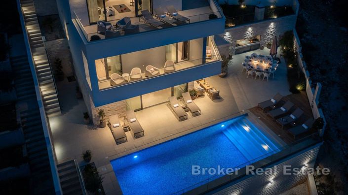 Image No.17-6 Bed Villa for sale