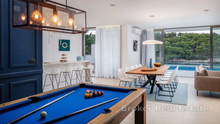 Image No.9-6 Bed Villa for sale