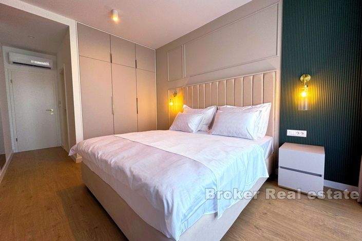 Image No.10-6 Bed Villa for sale