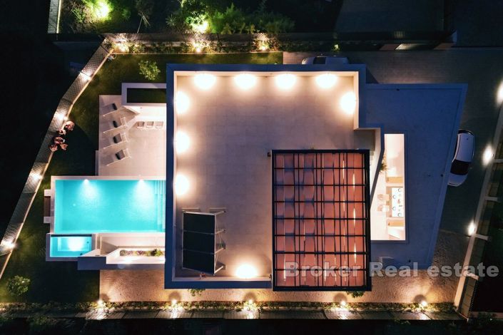 Image No.20-6 Bed Villa for sale