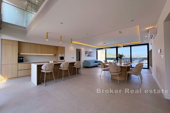 Image No.5-6 Bed Villa for sale