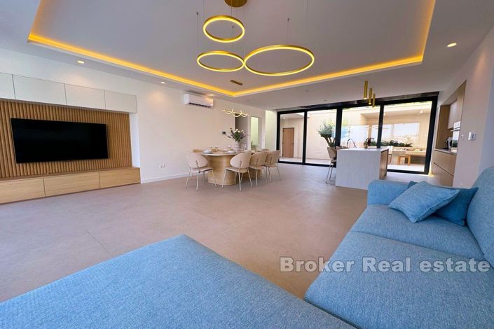 Image No.6-6 Bed Villa for sale