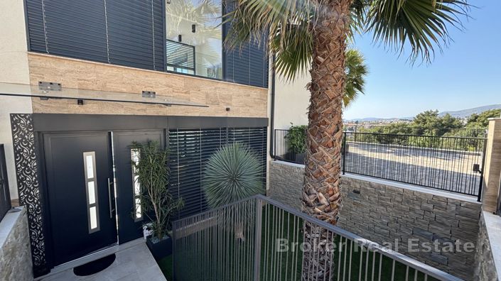 Image No.19-4 Bed Villa for sale