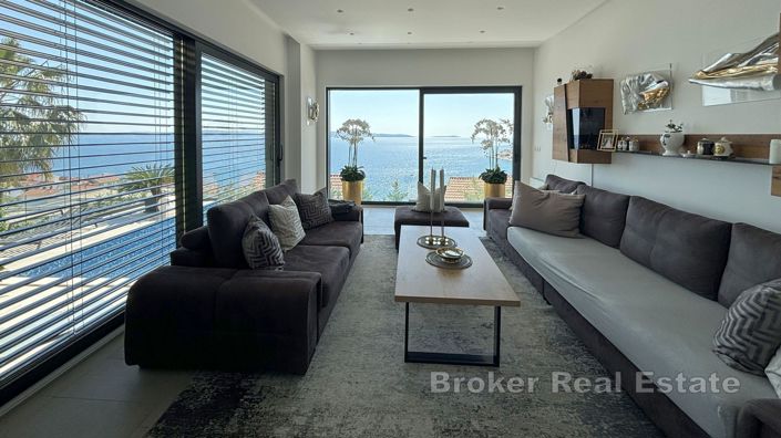 Image No.3-4 Bed Villa for sale