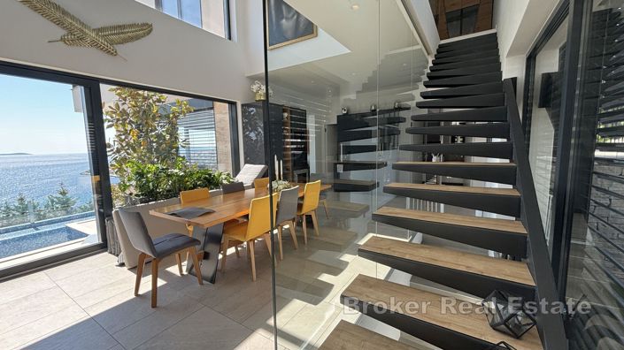 Image No.4-4 Bed Villa for sale