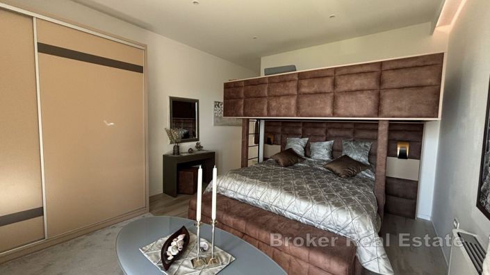 Image No.8-4 Bed Villa for sale