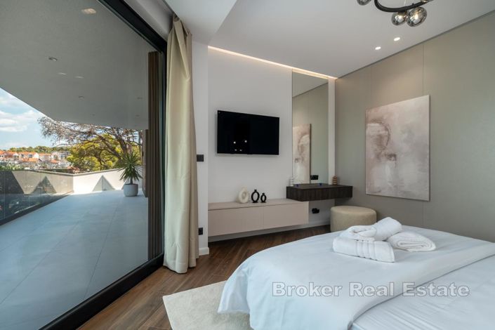 Image No.12-3 Bed Villa for sale