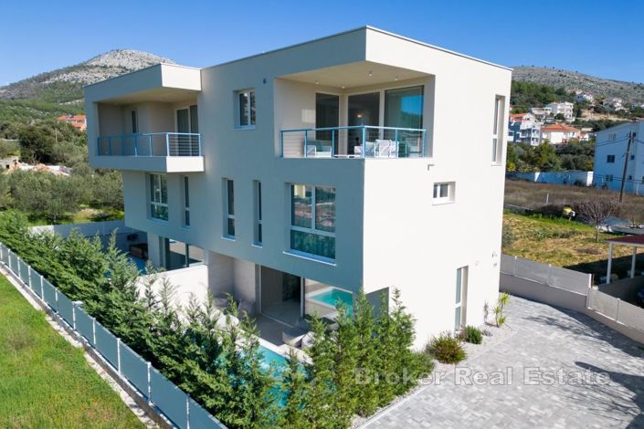 Image No.20-3 Bed Villa for sale