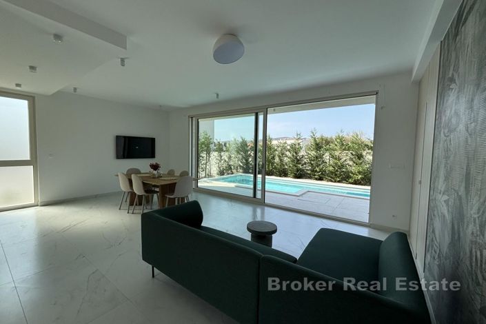 Image No.3-3 Bed Villa for sale
