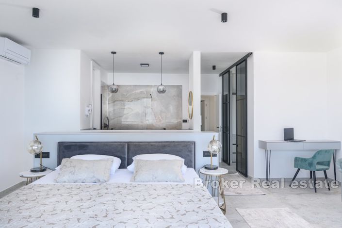 Image No.12-Villa de 5 chambres à vendre à Ciovo