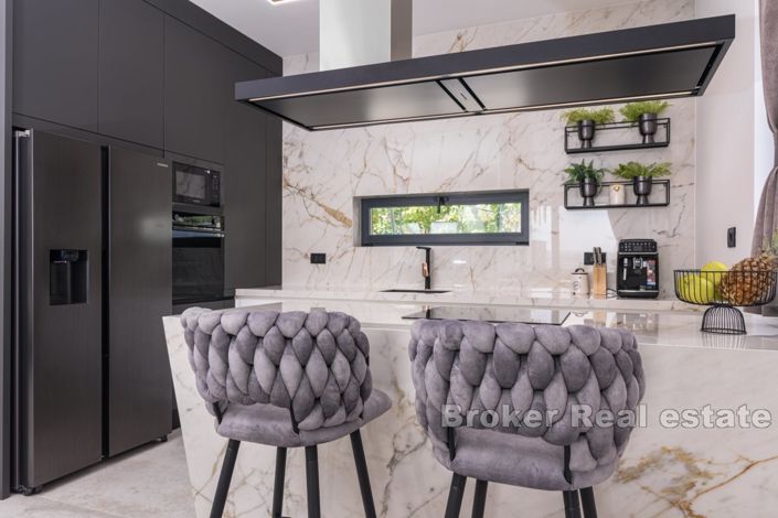 Image No.6-Villa de 5 chambres à vendre à Ciovo