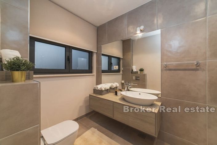 Image No.11-Villa de 7 chambres à vendre à Ciovo