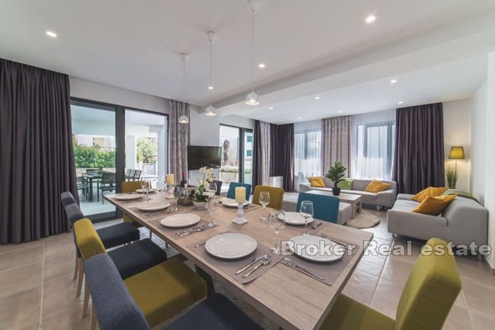 Image No.3-Villa de 7 chambres à vendre à Ciovo