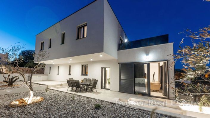 Image No.18-4 Bed Villa for sale