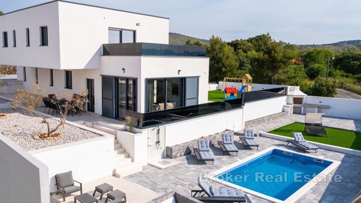 Image No.5-4 Bed Villa for sale