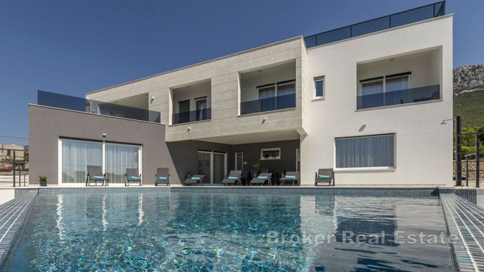 Image No.3-5 Bed Villa for sale