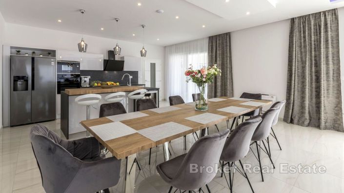 Image No.7-5 Bed Villa for sale