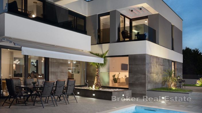 Image No.4-Villa de 4 chambres à vendre à Nin