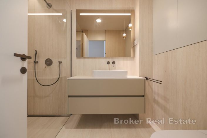 Image No.11-3 Bed Apartment for sale