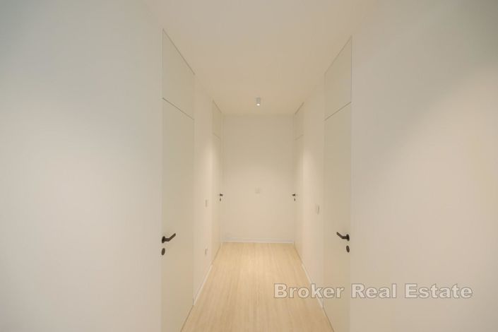 Image No.17-3 Bed Apartment for sale