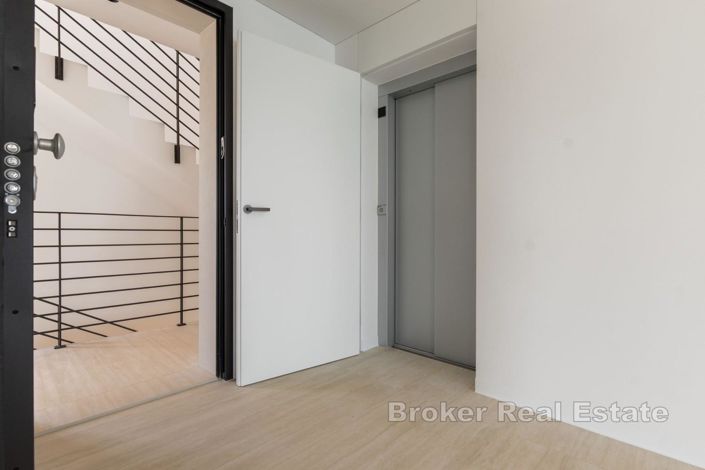 Image No.17-3 Bed Apartment for sale