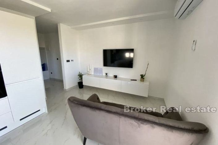 Image No.5-7 Bed Villa for sale