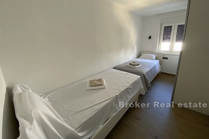 Image No.8-7 Bed Villa for sale