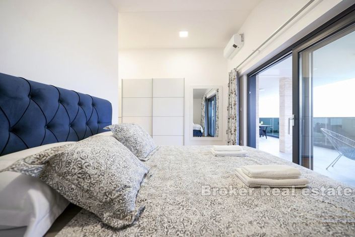 Image No.6-5 Bed Villa for sale