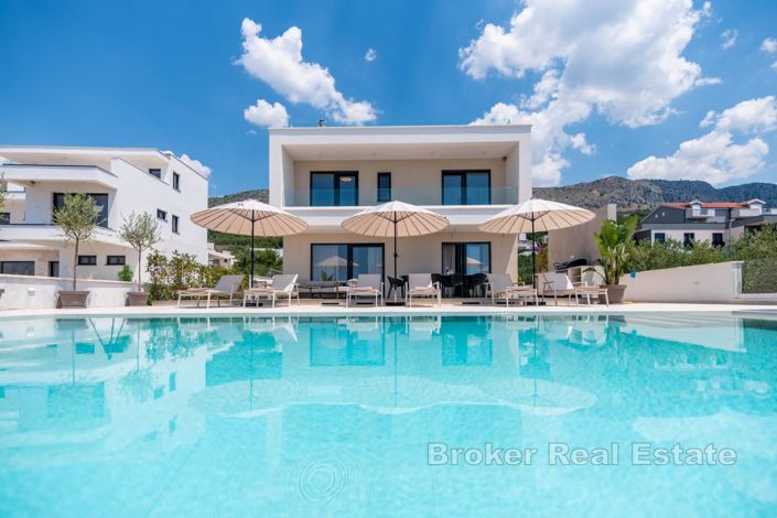 Image No.17-5 Bed Villa for sale